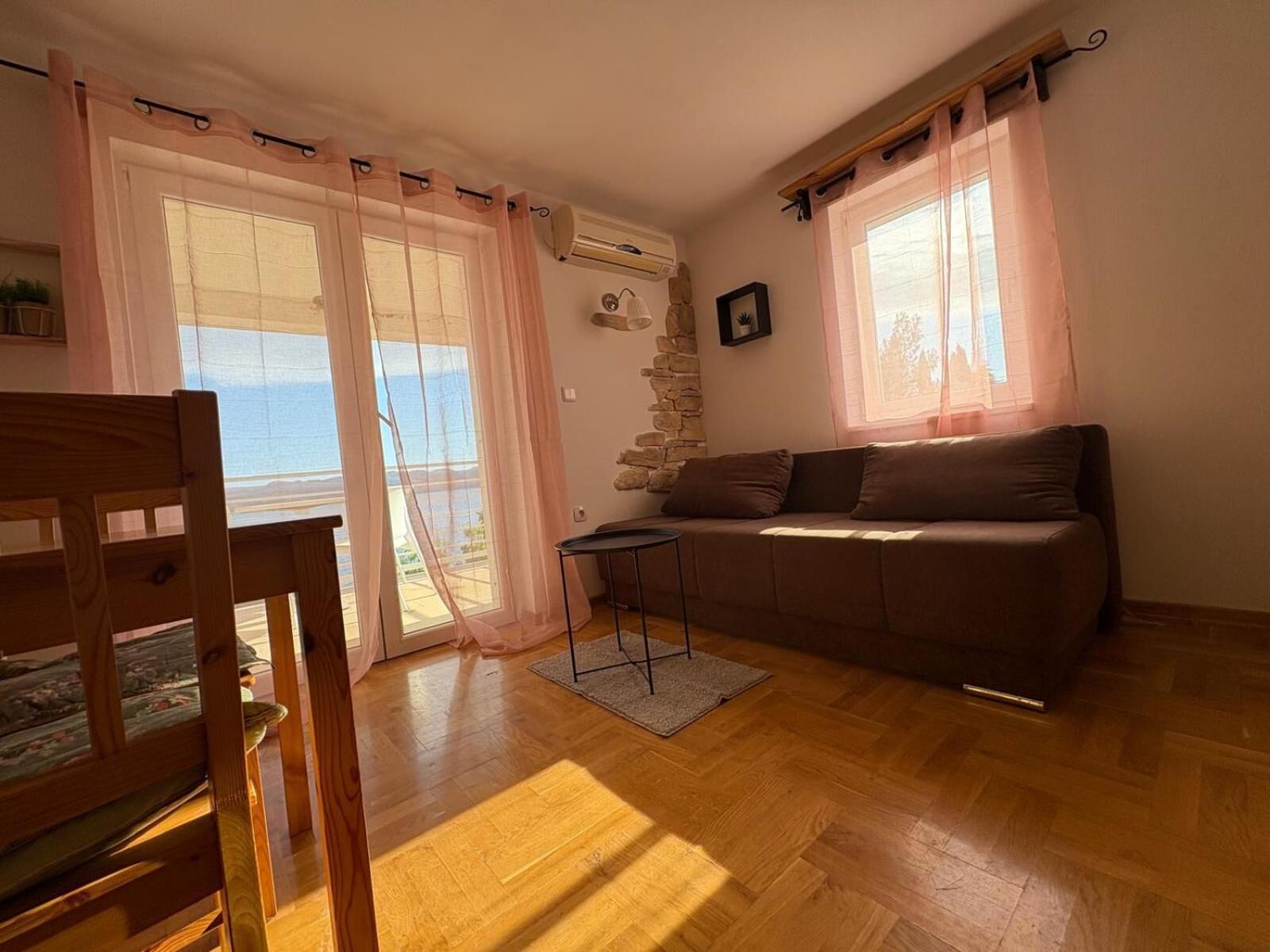 Apartments Neno - 20 M From Beach Ribarica Eksteriør billede